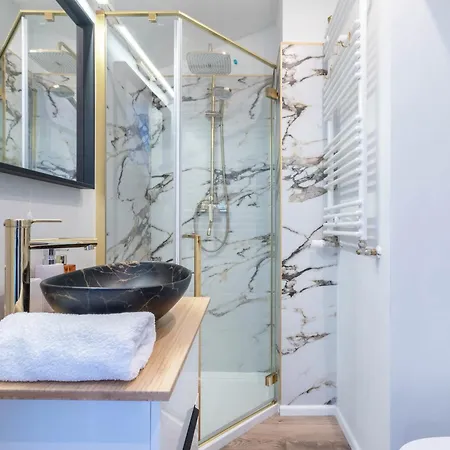 52 Piekary Apartman