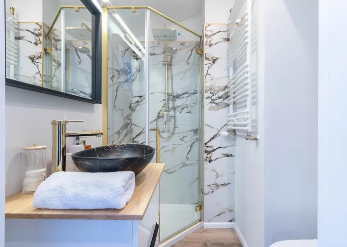 52 Piekary Apartment